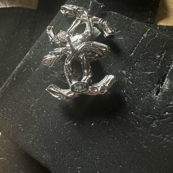 Coco Chanel CC B15P Stud Earrings - Picture 6 of 6